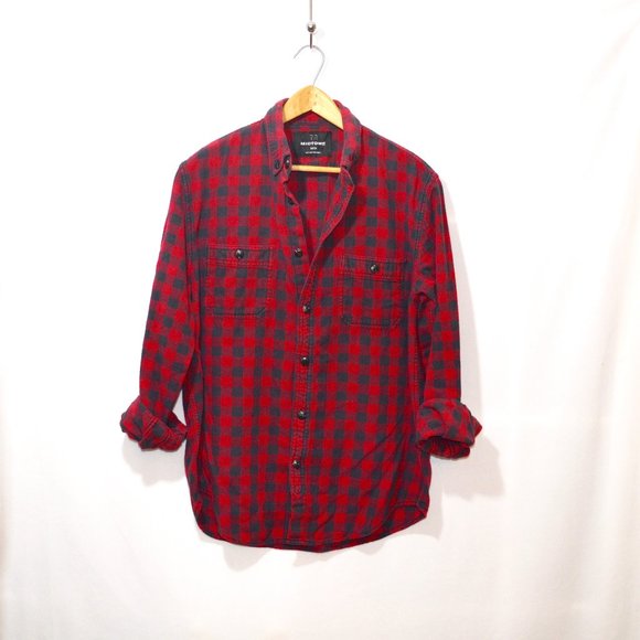 Women's loose fit Plaid Button up shirt - Picture 2 of 5